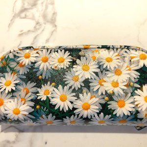 Kate Spade Daisy make-up bag